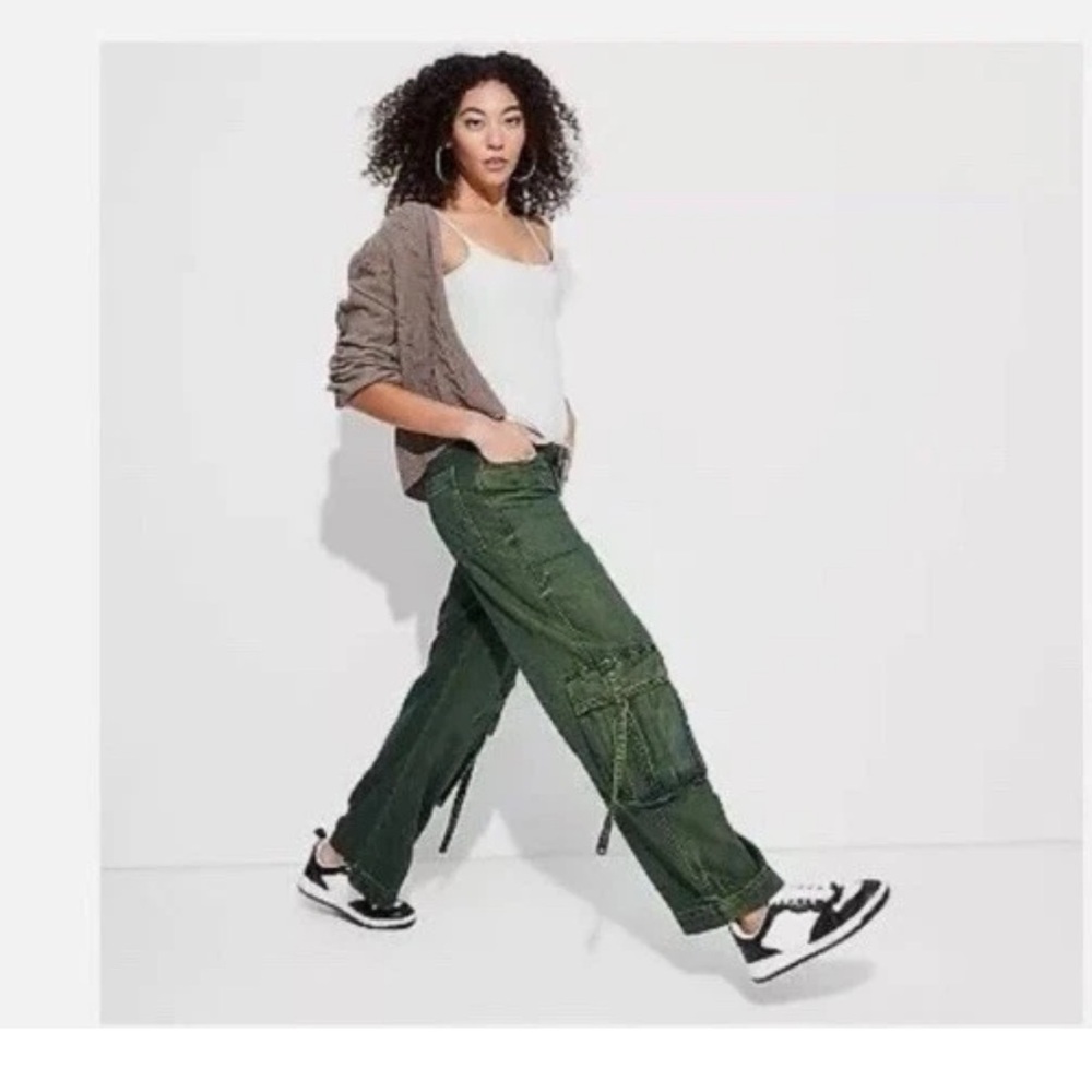 Wild Fable Wide Leg Green Cargo Green Pants size 4